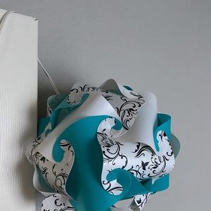 Super pretty color changing light w/ remote